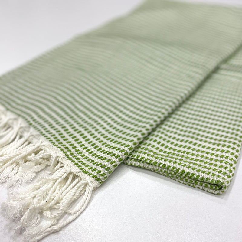 Turkish Towel Bamboo Green | Close angle view