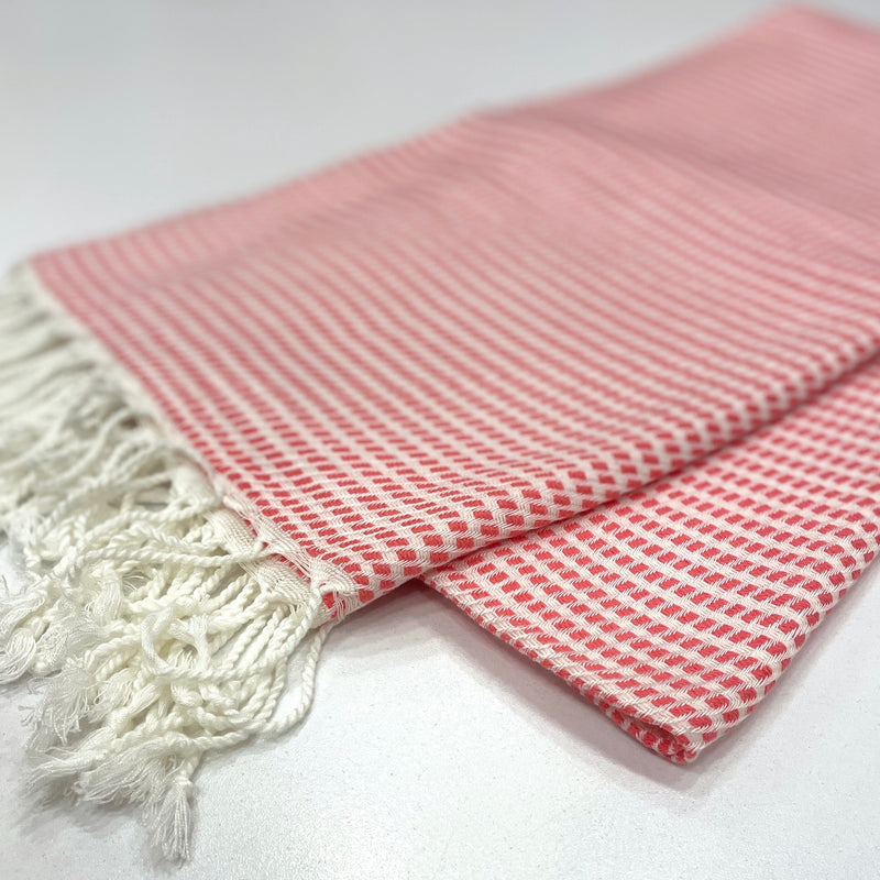 Turkish Towel Bamboo Red | Close angle view